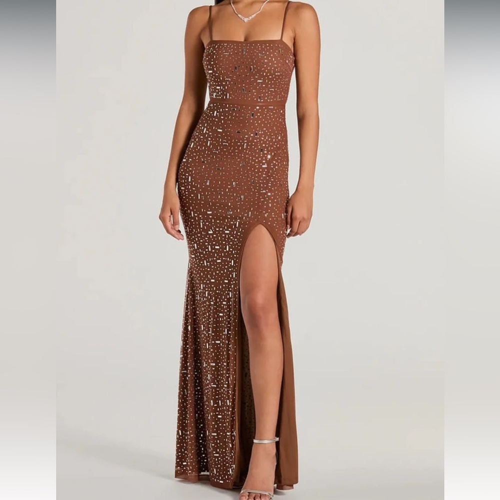FINAL WEEK 💕Windsor Rhinestone Dress